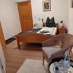 Einkehr Zur Rennstrecke *