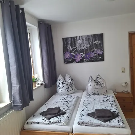 Einkehr Zur Rennstrecke Inn Hohnstein