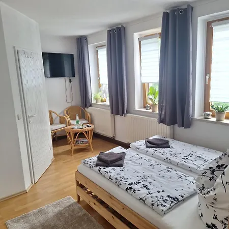 Einkehr Zur Rennstrecke * Hohnstein